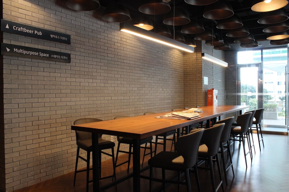 로비 좌석 공간