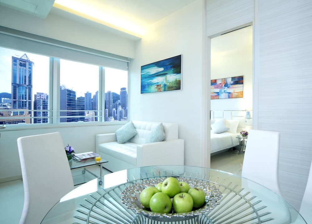 객실 내 식사 공간