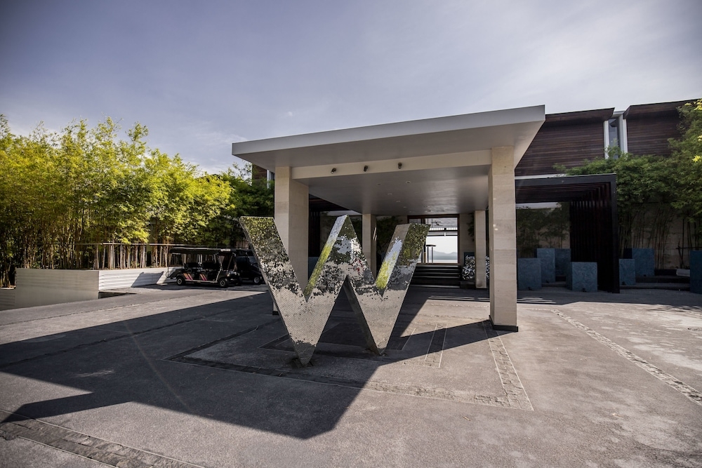 숙박 시설 입구