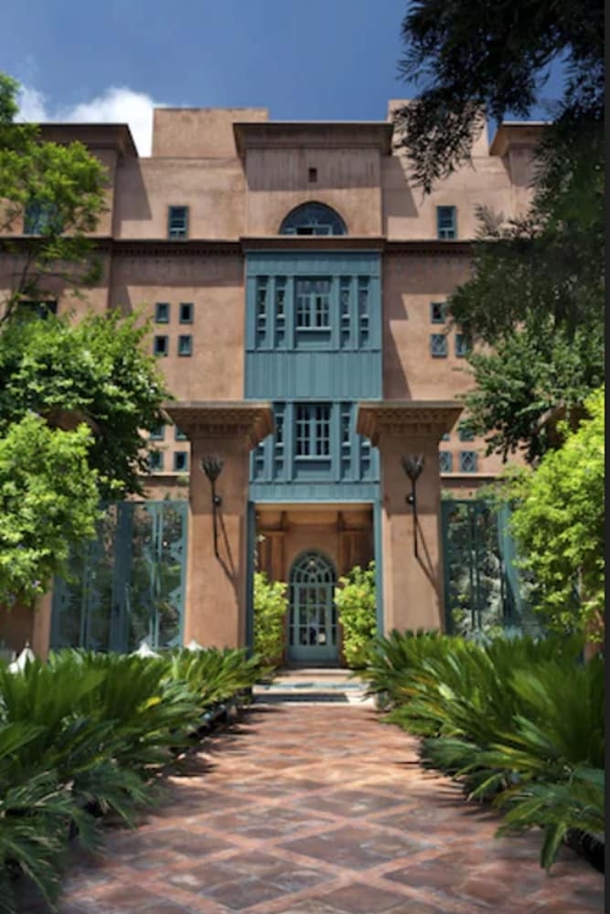 숙박 시설 정면