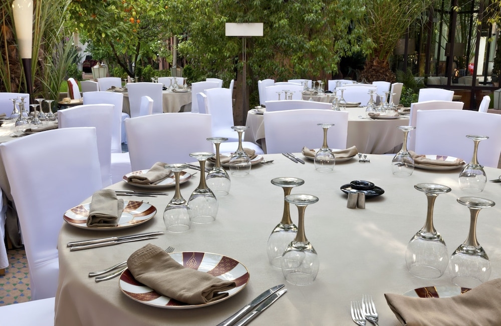 야외 연회 공간