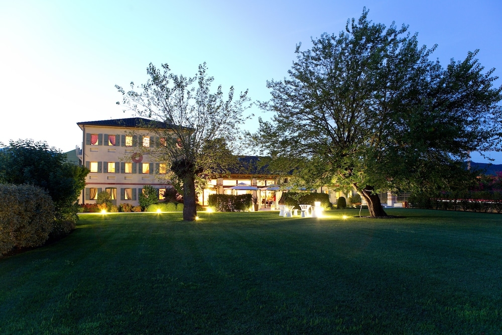 숙박 시설 정면