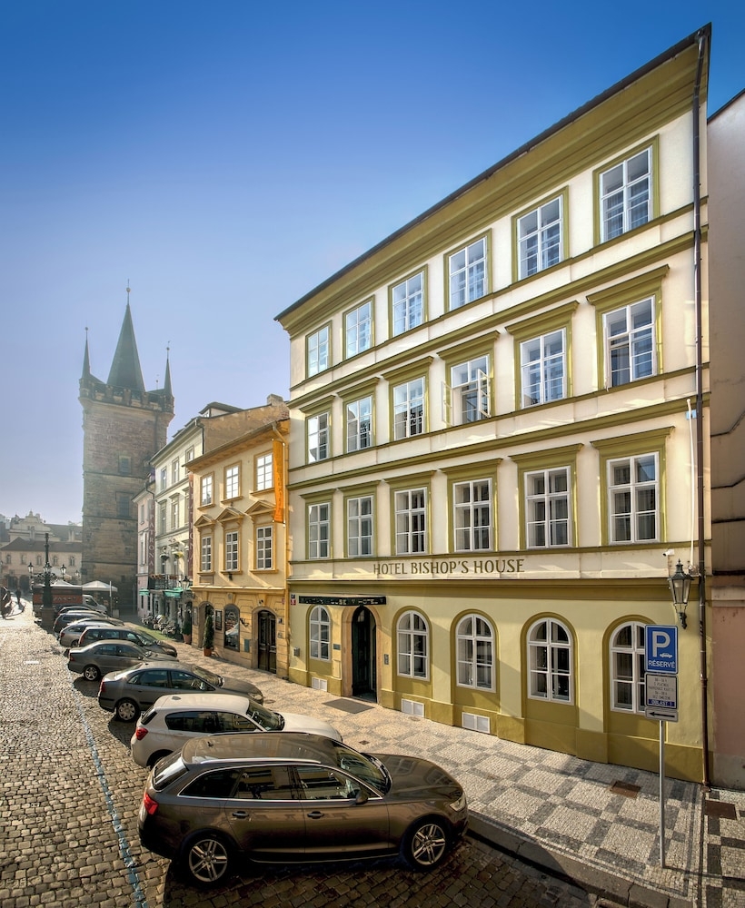 숙박 시설 정면