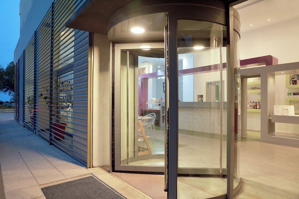 숙박 시설 입구