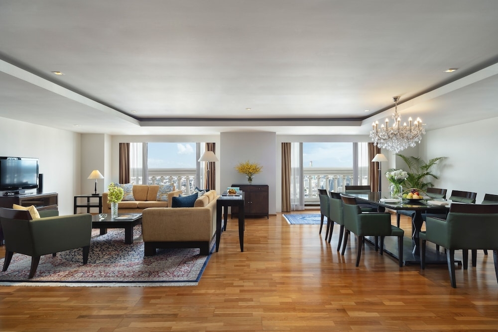 객실 내 식사 공간