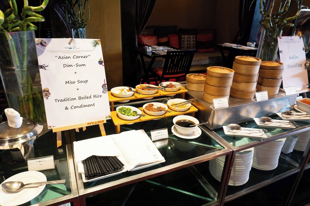 뷔페 아침 식사