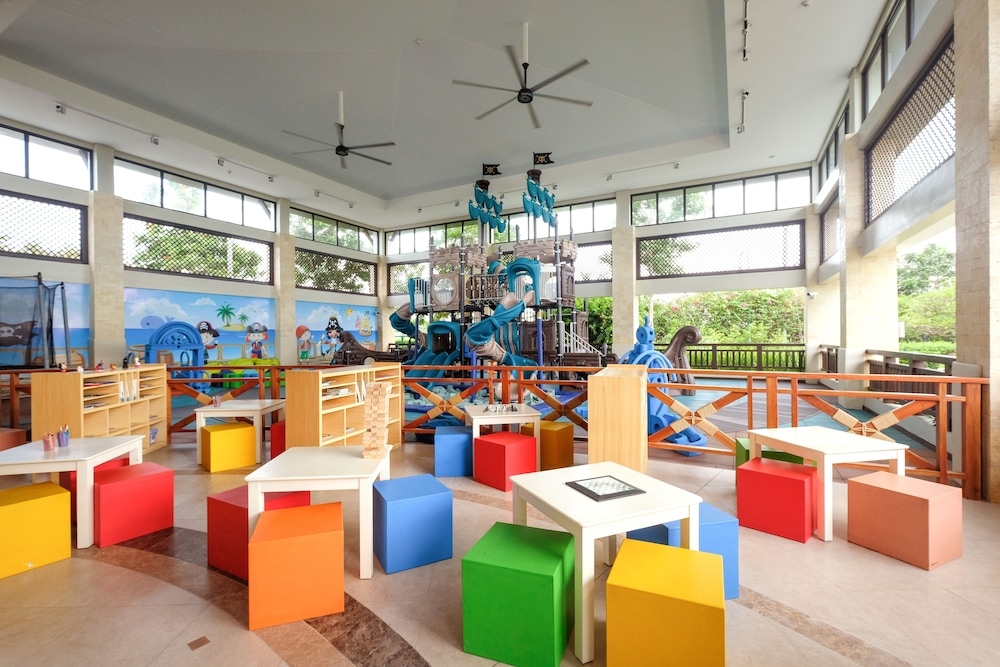 어린이 놀이 공간 - 야외