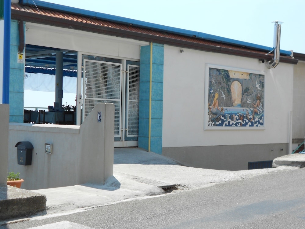 숙박 시설 입구