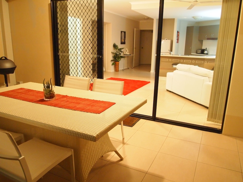 객실 내 식사 공간