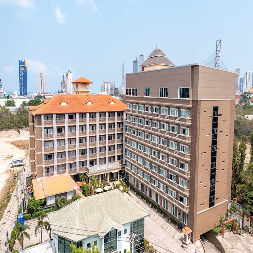 숙박 시설 정면 - 저녁/밤