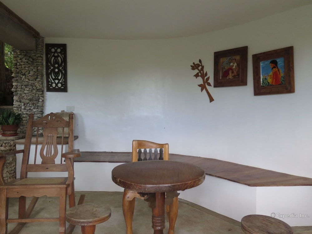 객실 내 식사 공간