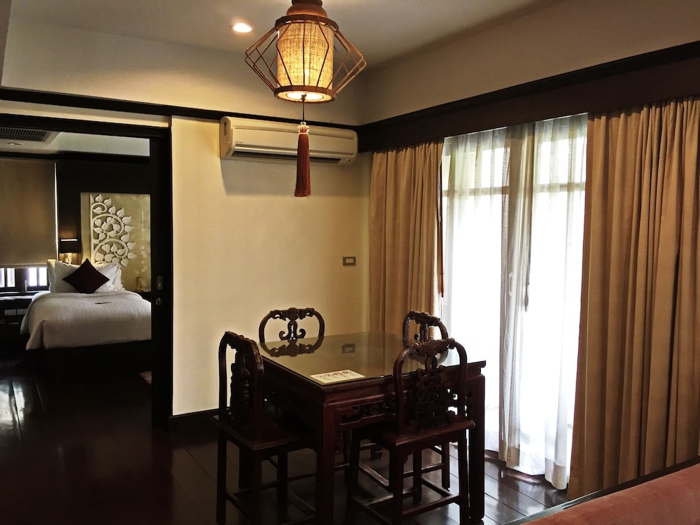 객실 내 식사 공간