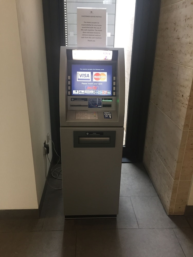 시설 내 ATM/은행