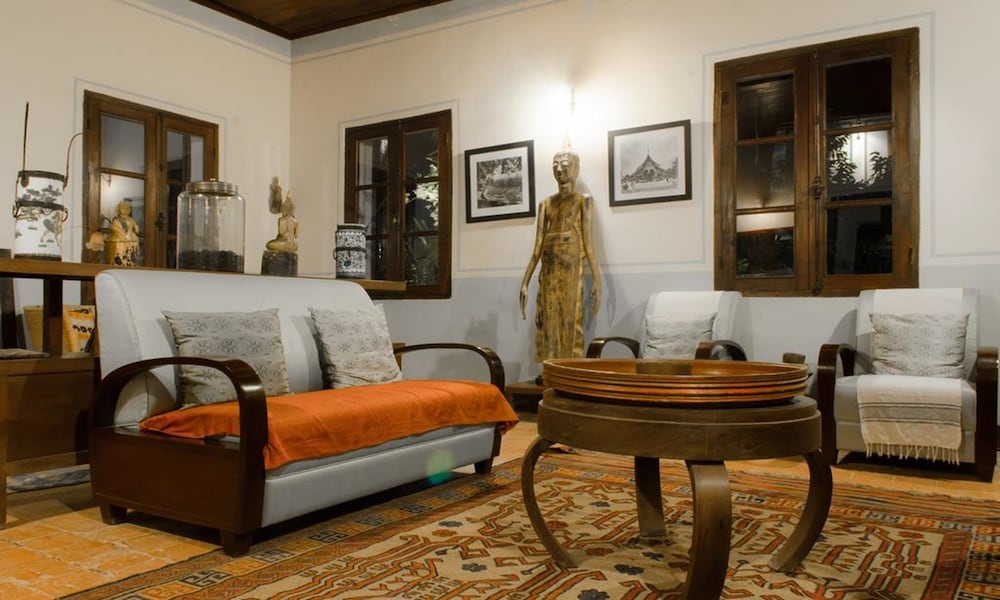 로비 좌석 공간