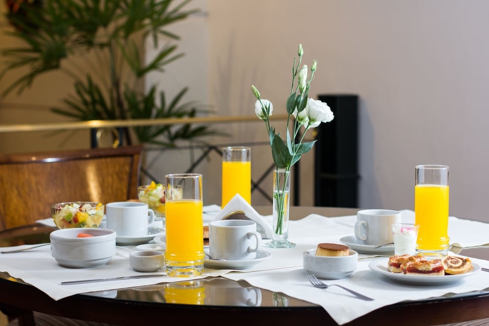 뷔페 아침 식사