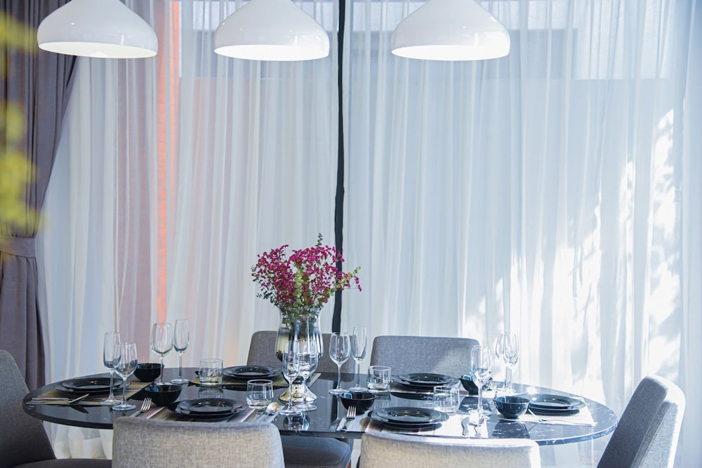 객실 내 식사 공간