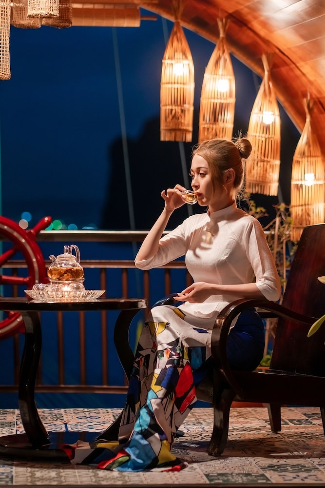 숙박 시설 정면 - 저녁/밤