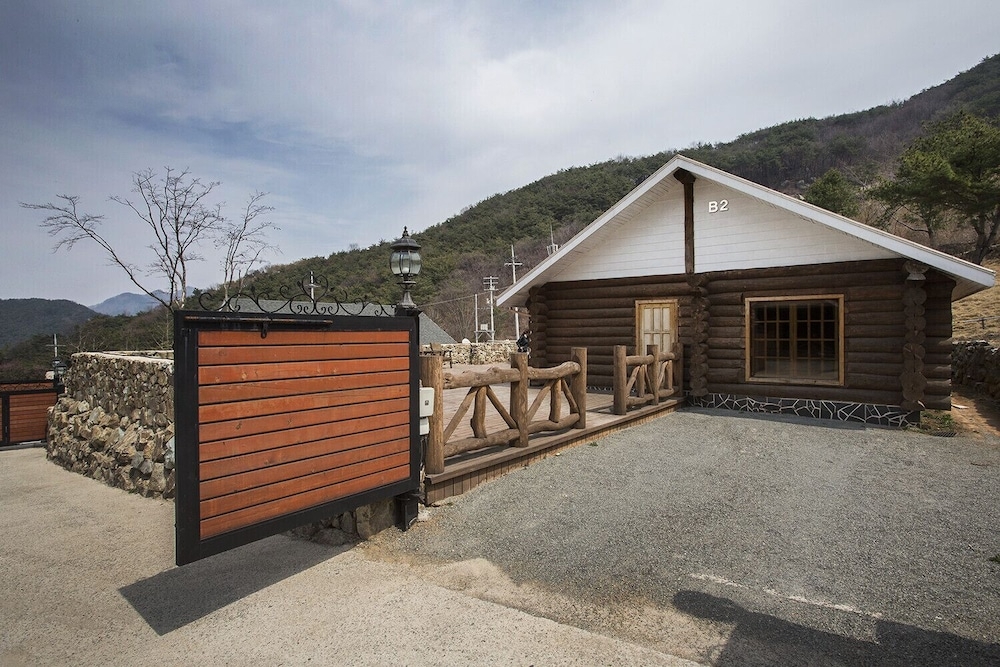 숙박 시설 정면