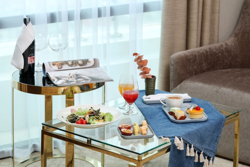 객실 내 식사 공간