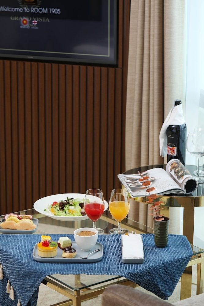 객실 내 식사 공간