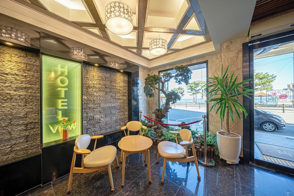 로비 좌석 공간