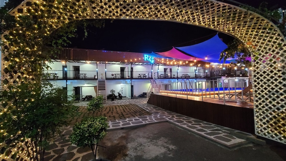 숙박 시설 정면