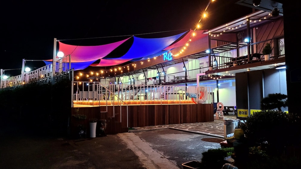 숙박 시설 정면