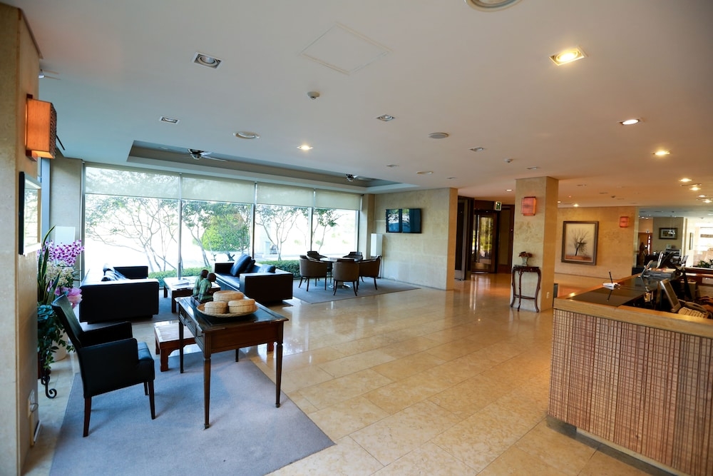 로비 좌석 공간