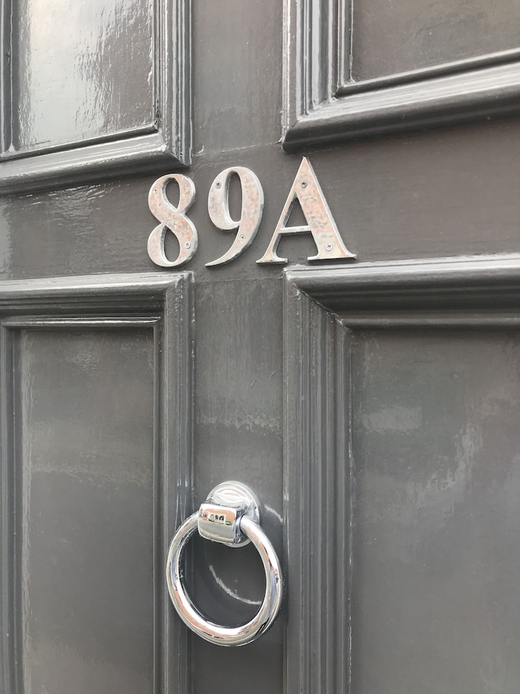 숙박 시설 입구