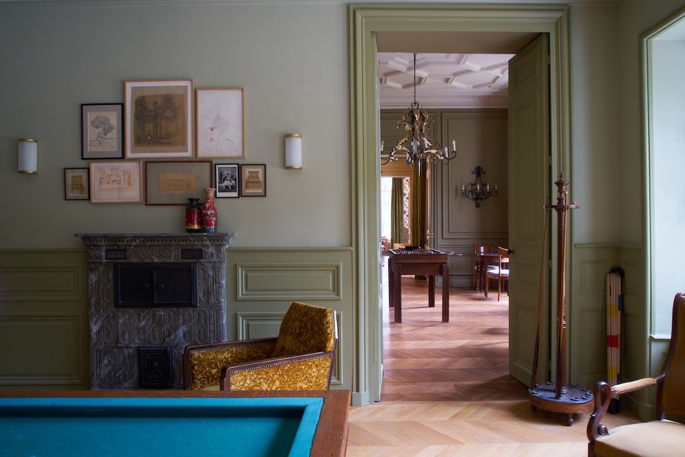 로비 좌석 공간