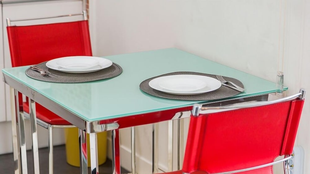 객실 내 식사 공간