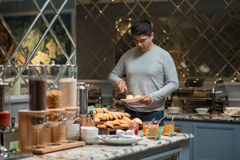 뷔페 아침 식사