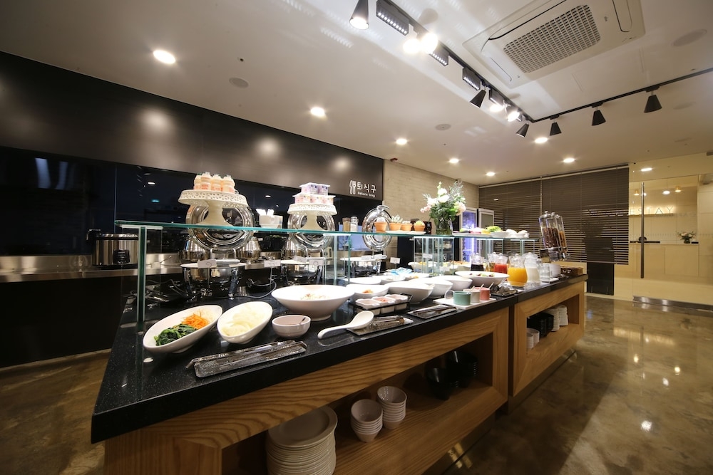 뷔페 아침 식사