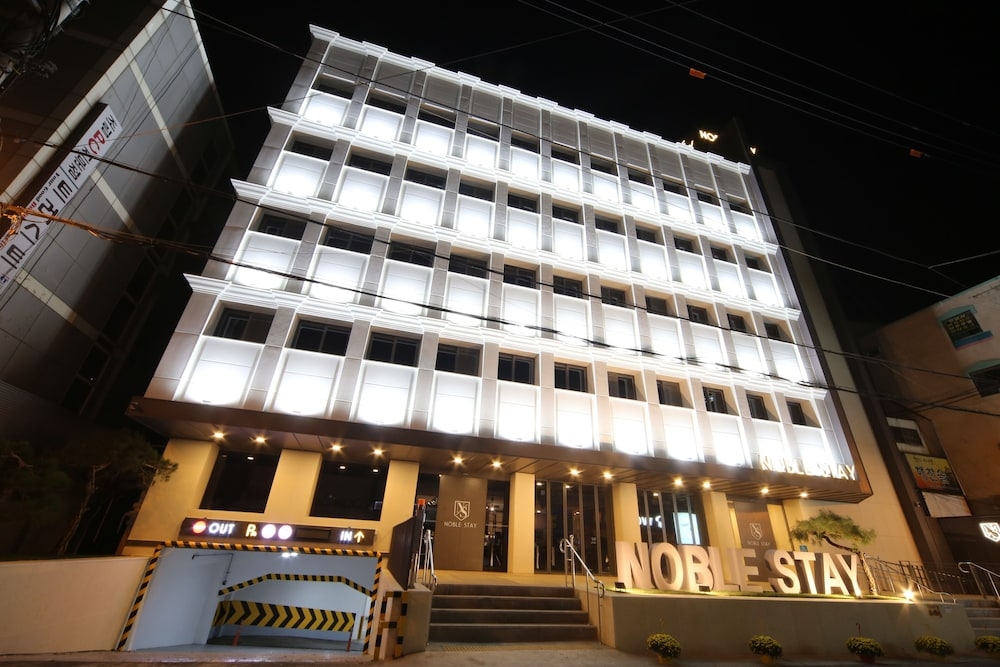 숙박 시설 정면