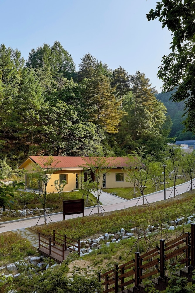 숙박 시설 정면