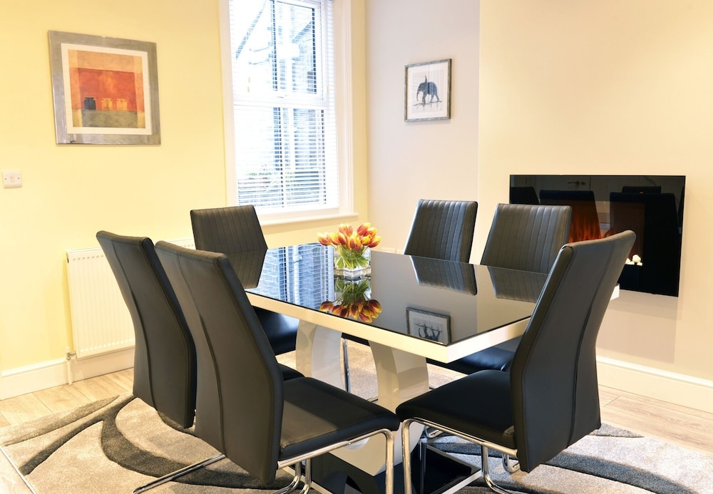 객실 내 식사 공간