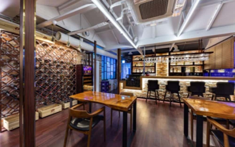 바(숙박 시설 내)