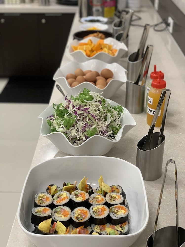 뷔페 아침 식사