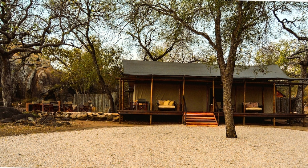 숙박 시설 정면