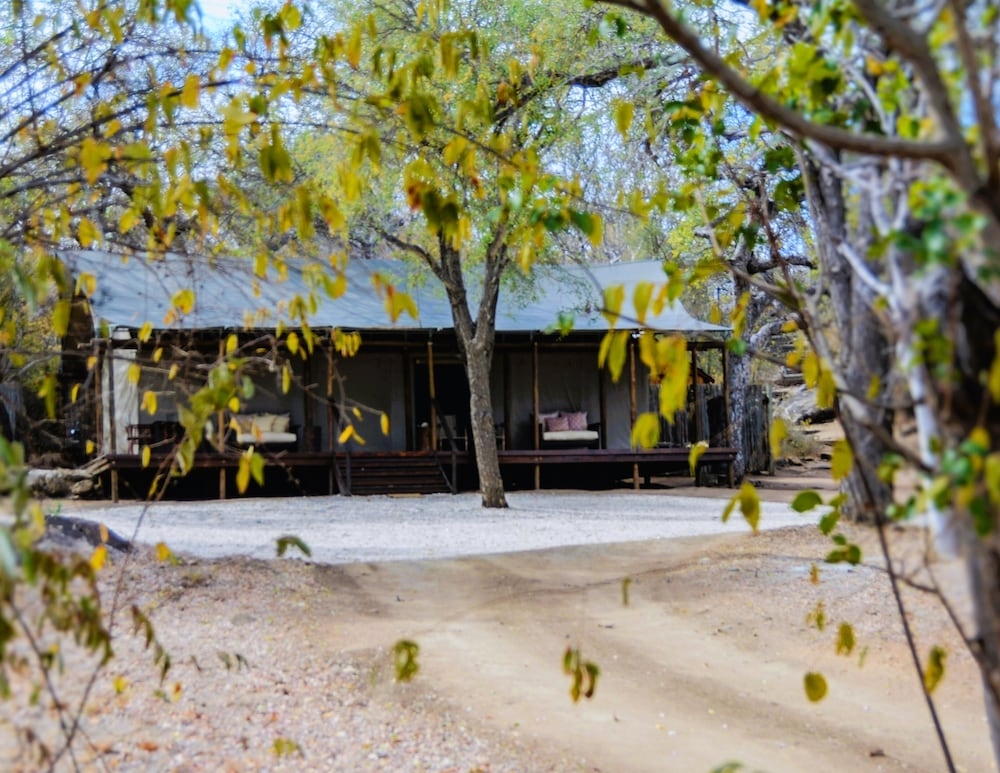 숙박 시설 구내