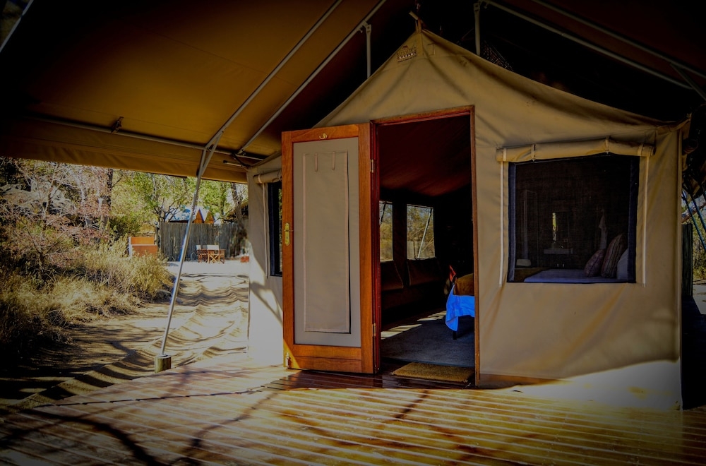 숙박 시설 입구