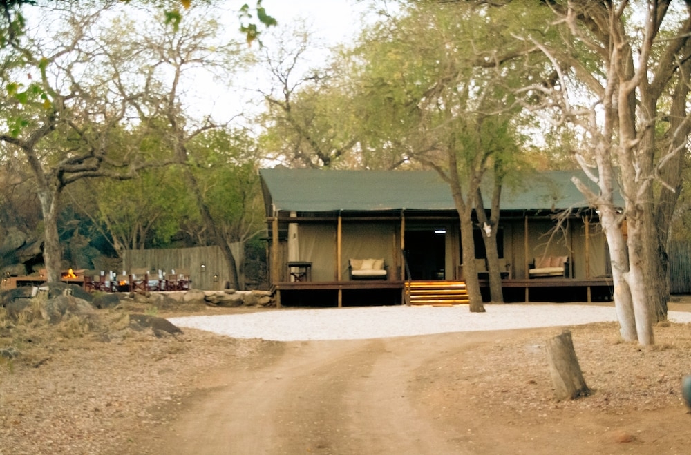 숙박 시설 정면