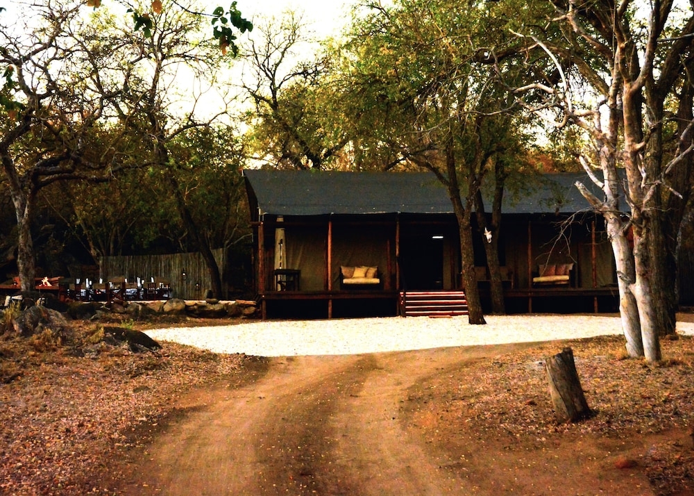 숙박 시설 구내