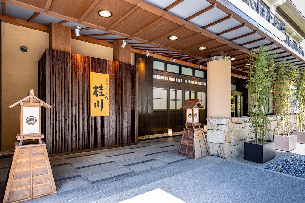 숙박 시설 입구