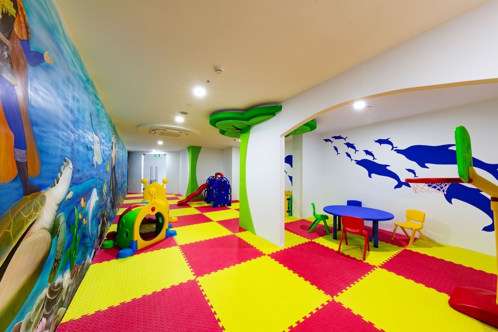 어린이 놀이 공간 - 실내