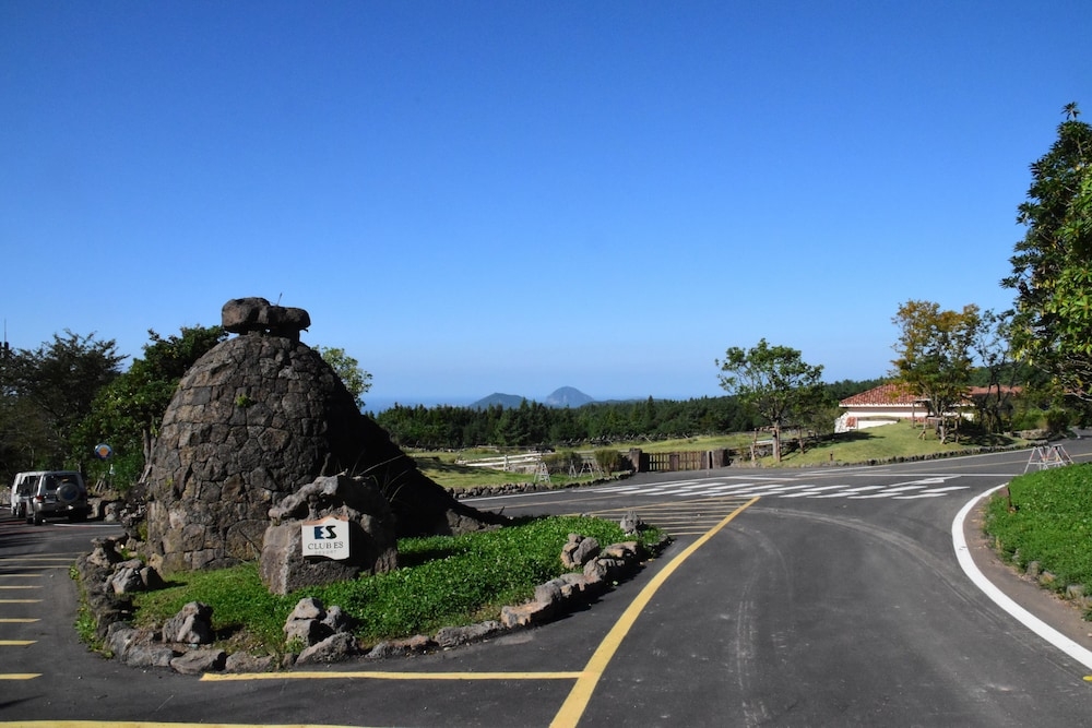숙박 시설 입구