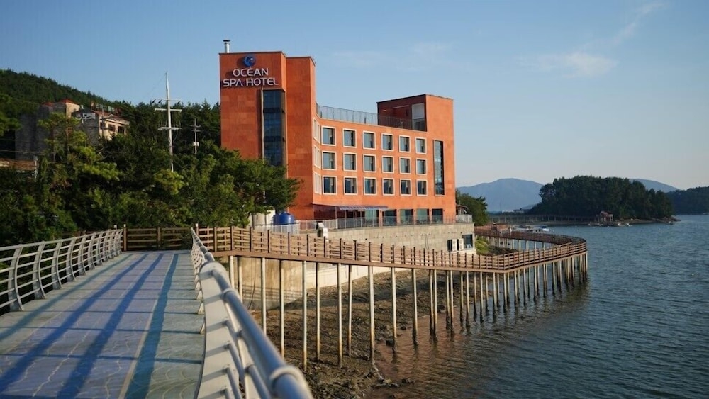 숙박 시설 정면