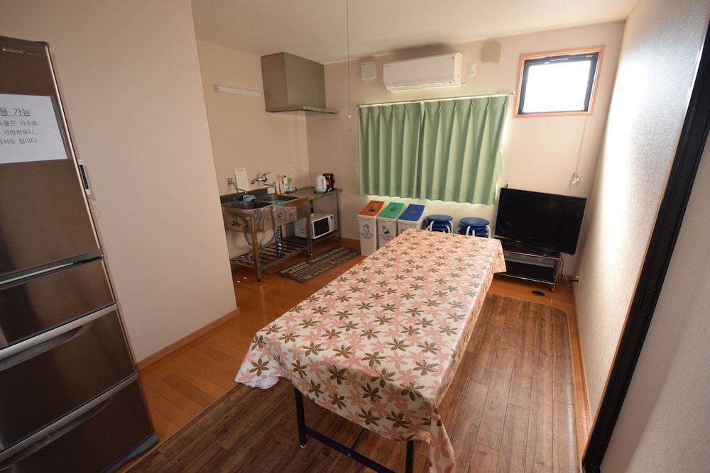 객실 내 식사 공간