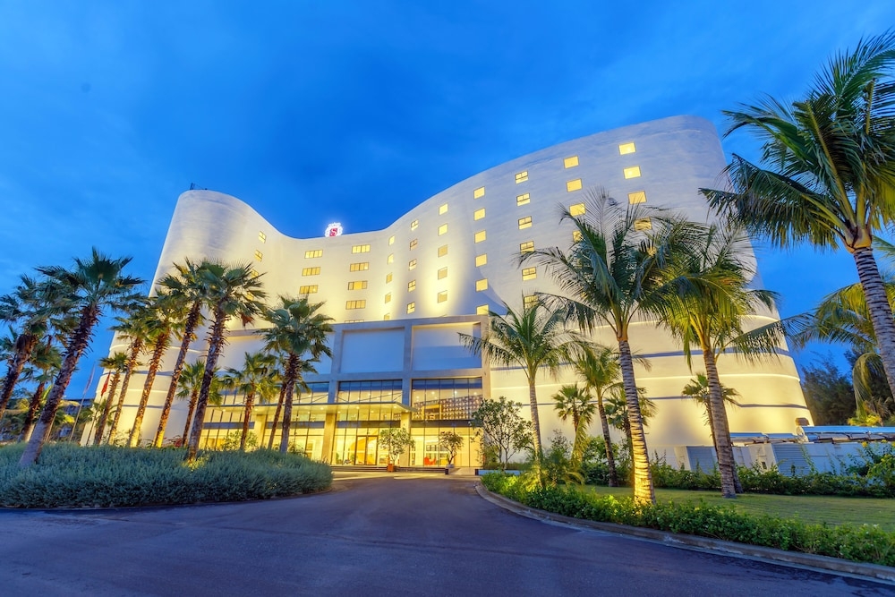 숙박 시설 정면 - 저녁/밤