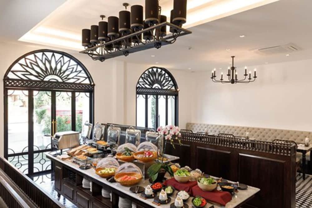 뷔페 아침 식사